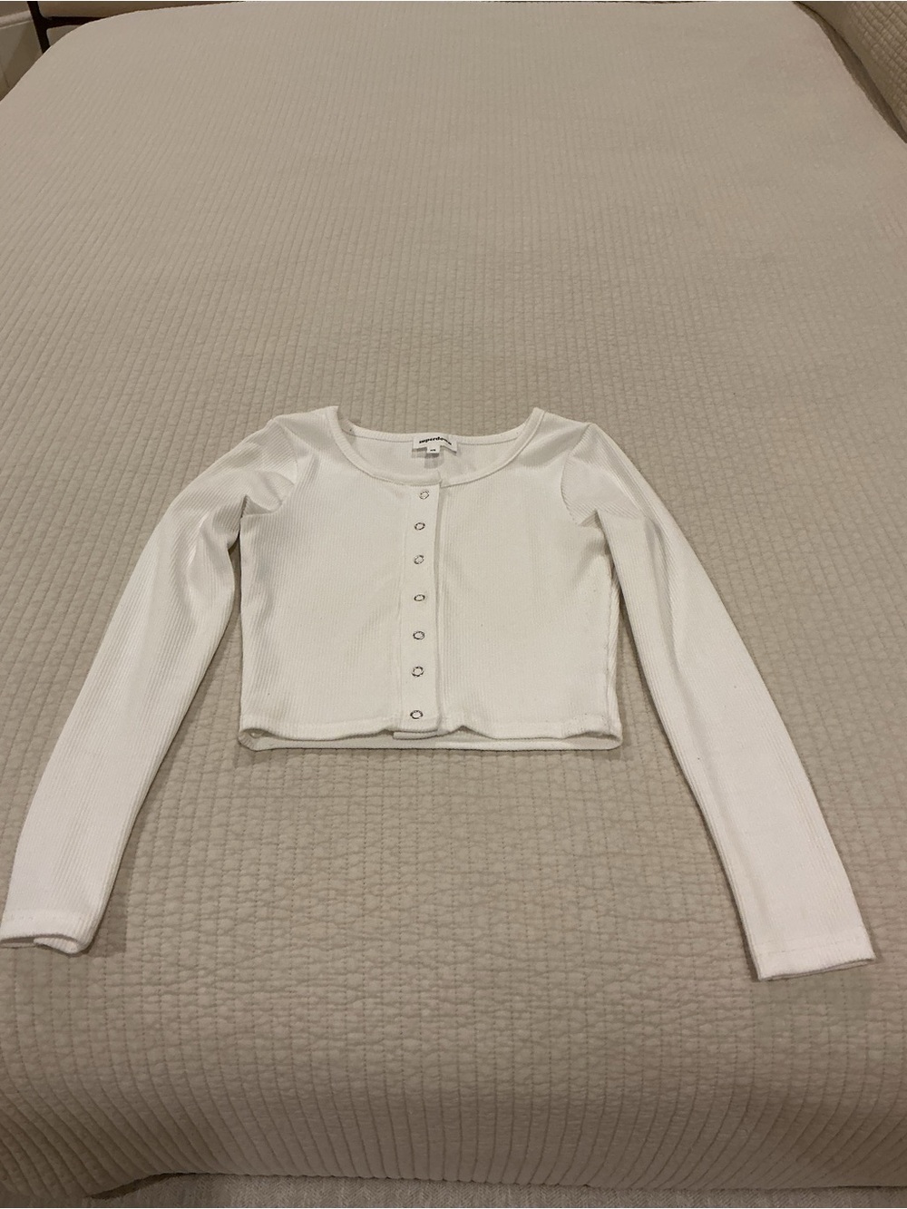 superdown White Ribbed Snap-Front Cropped Long Sleeve Top